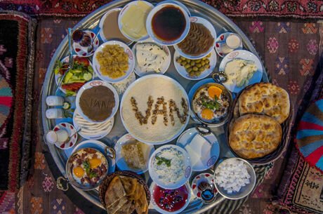 İstanbul Kalkışlı 5 Gece 6 Gün Benzersiz Doğu Ekspresi Turu (Kuşetli Vagon)